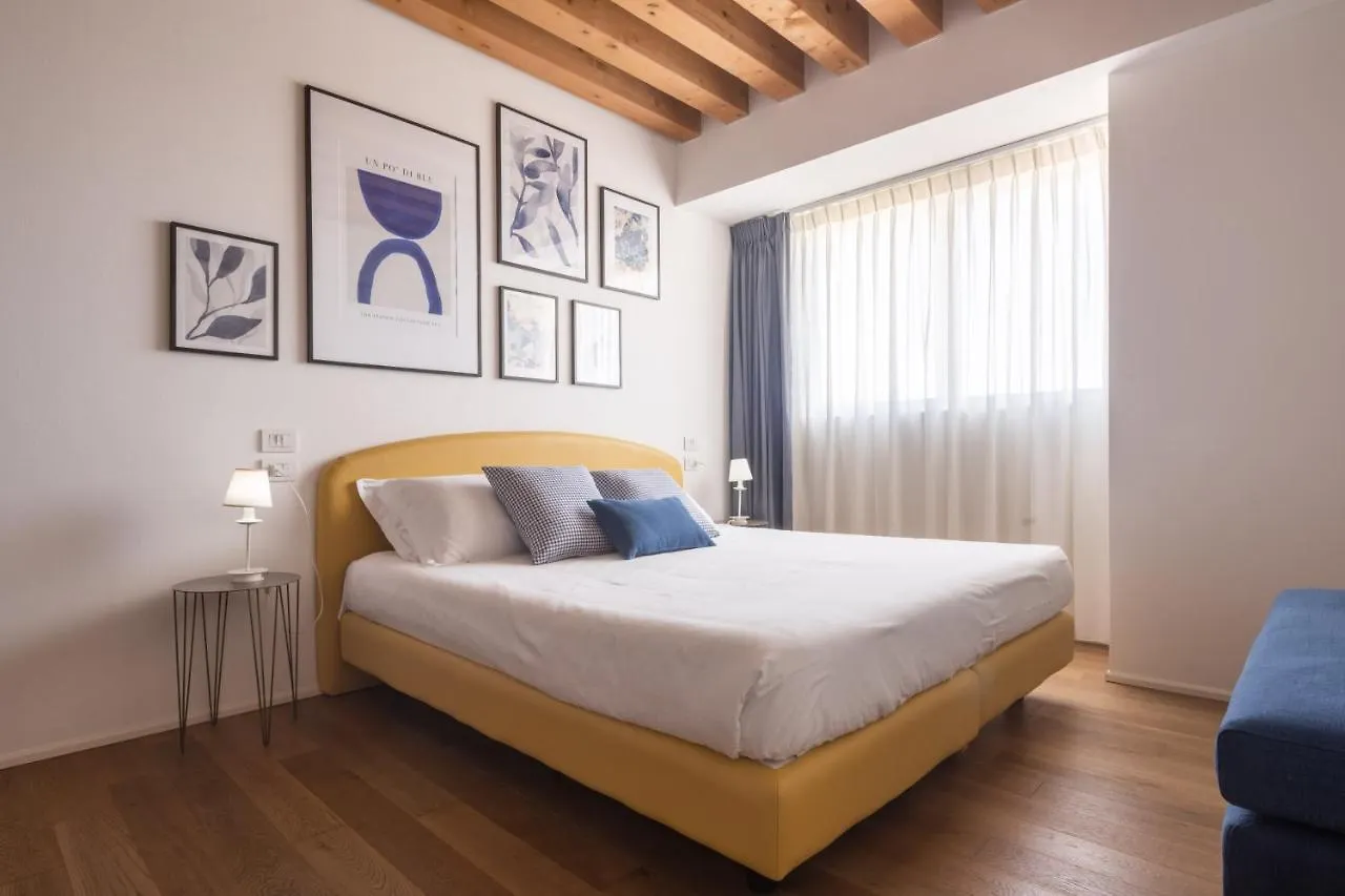 Centrale Mazzoni Apartments R&R Venice 0*,